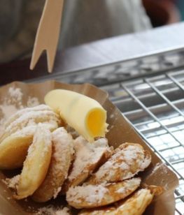 poffertje met prikker